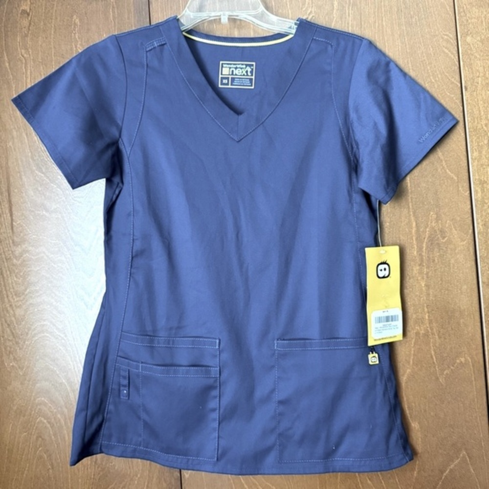 WonderWink Next Charlotte NWT Sz XS Navy Blue Scrub Top. STRETCHES